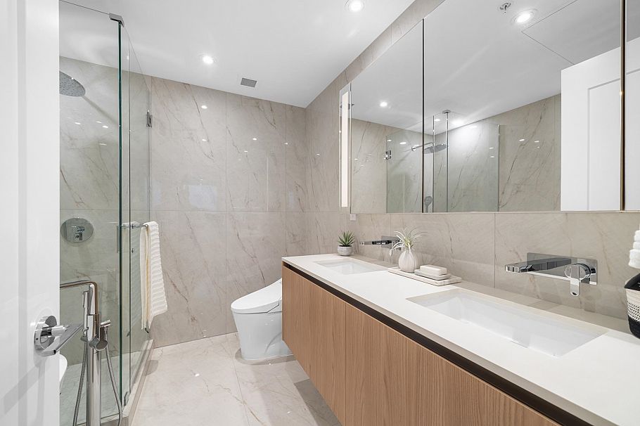 703 135 E 13th Street North Vancouver, BC - 24