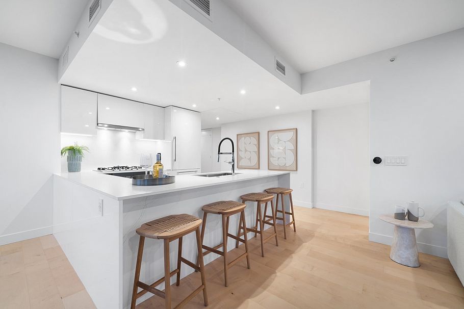 703 135 E 13th Street North Vancouver, BC - 11