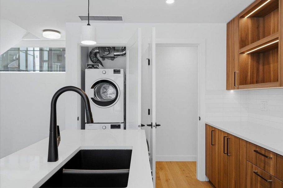6833 Cambie Street Vancouver, BC - 9