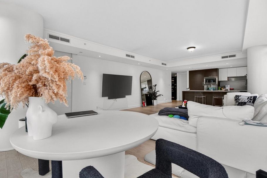 1902 1499 W Pender Street Vancouver, BC - 9