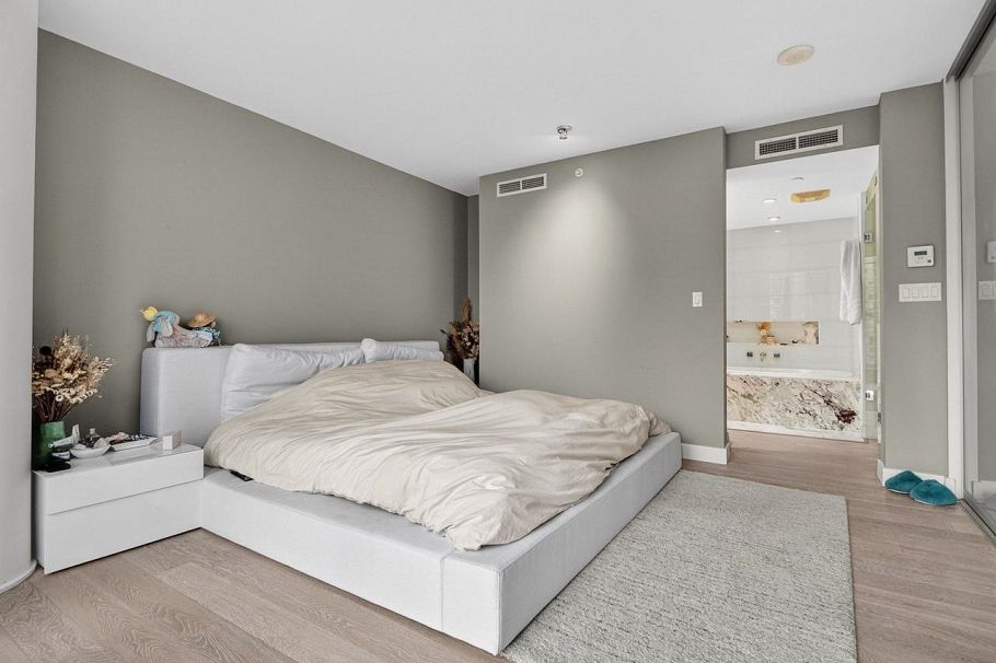 1902 1499 W Pender Street Vancouver, BC - 11