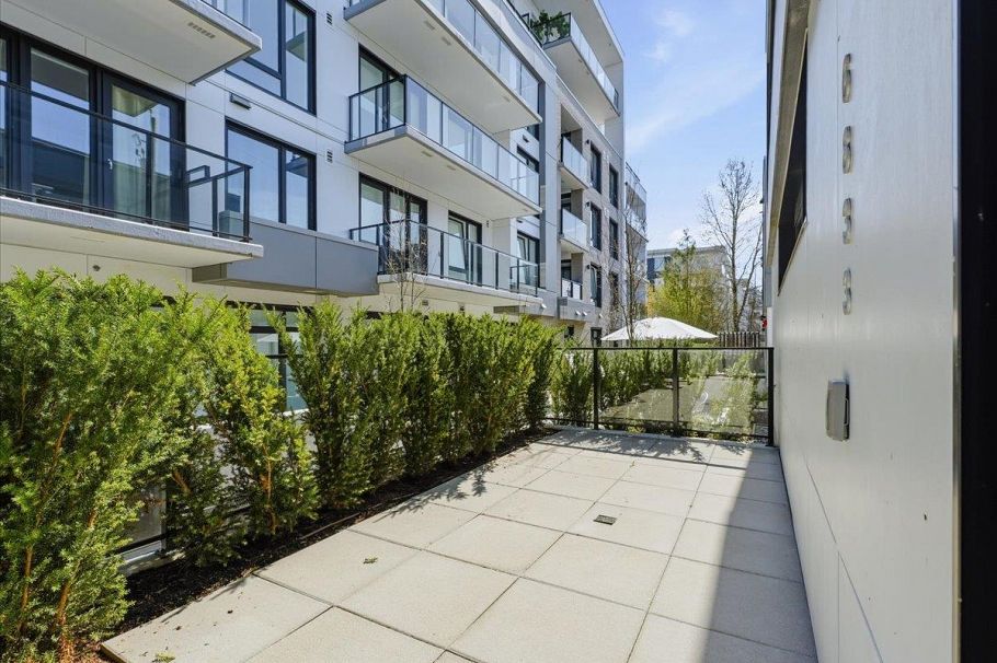 6833 Cambie Street Vancouver, BC - 27