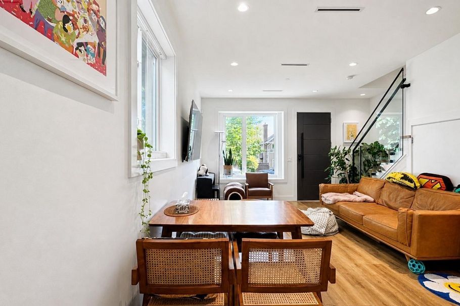 849 W 67th Avenue Vancouver, BC - 4