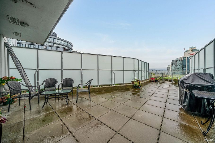 1505 1618 Quebec Street Vancouver, BC - 1