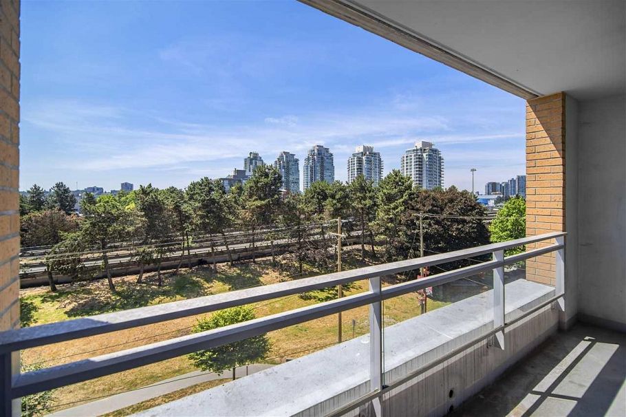 720 221 Union Street Vancouver, BC - 12