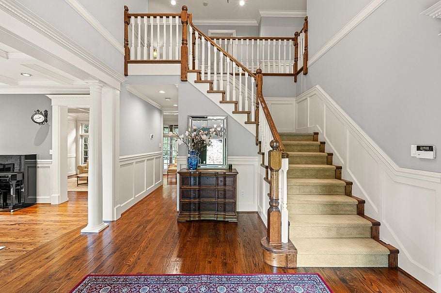 4149 Coventry Way North Vancouver, BC - 2