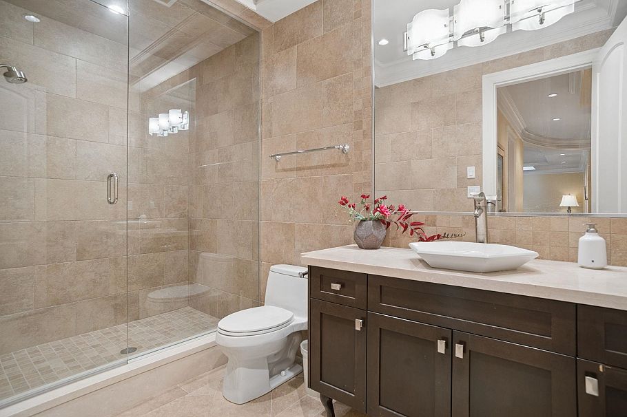 2155 W 37th Avenue Vancouver, BC - 29