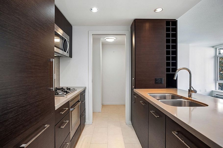 610 833 Homer Street Vancouver, BC - 5