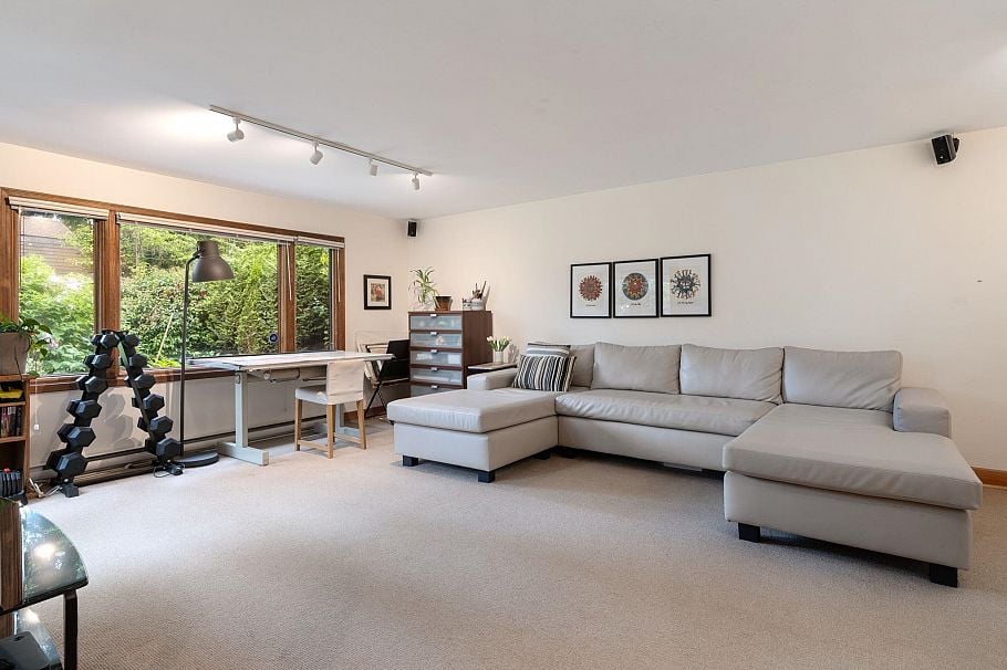 3552 W 49th Avenue Vancouver, BC - 18