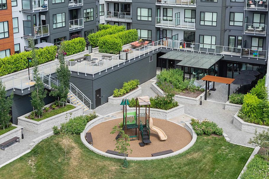 203 3596 Malsum Drive North Vancouver, BC - 27