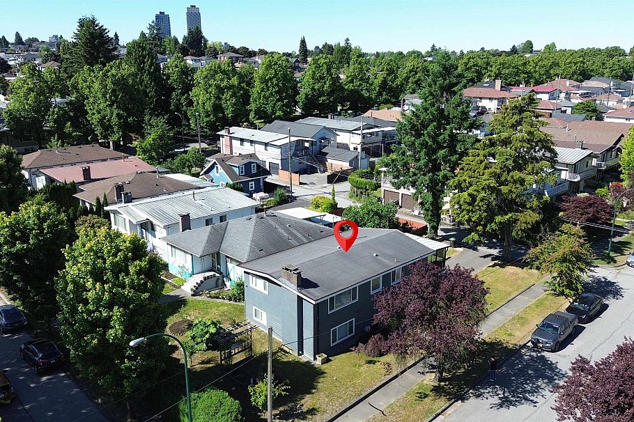 3696 E 26th Avenue Vancouver, BC - 29