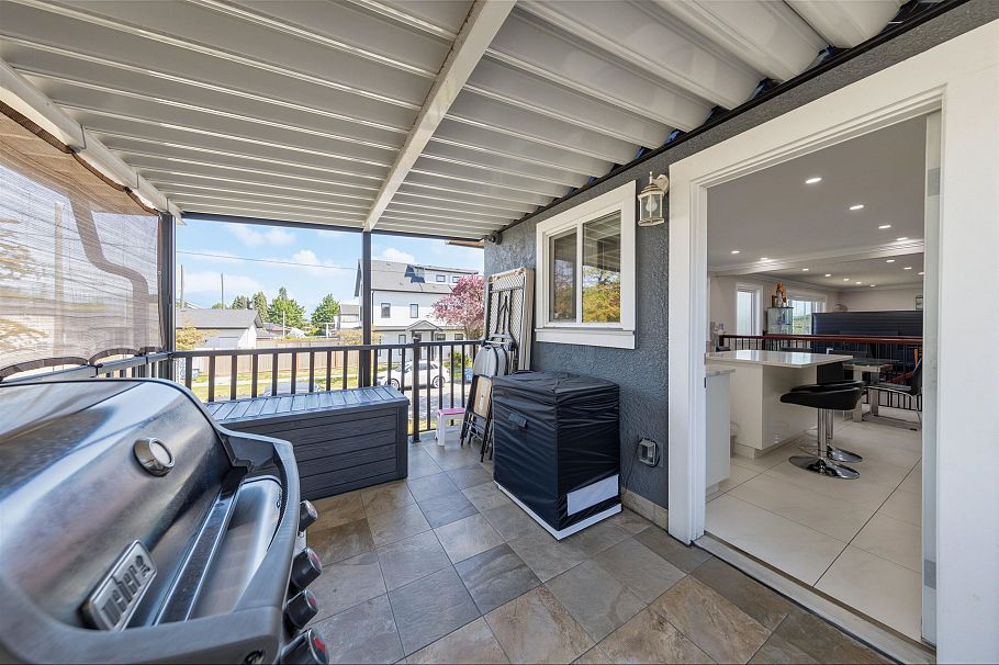 3696 E 26th Avenue Vancouver, BC - 22