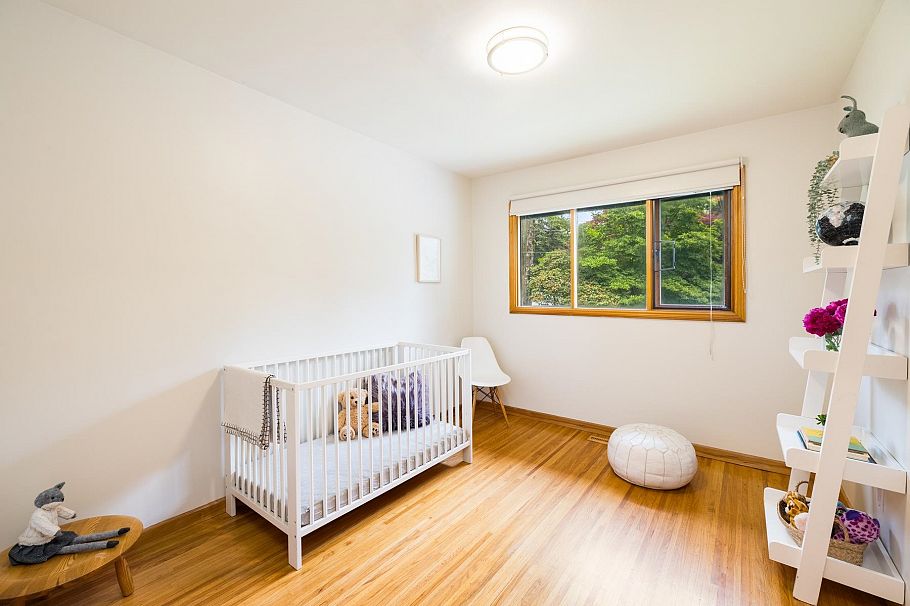 1561 Merlynn Crescent North Vancouver, BC - 23