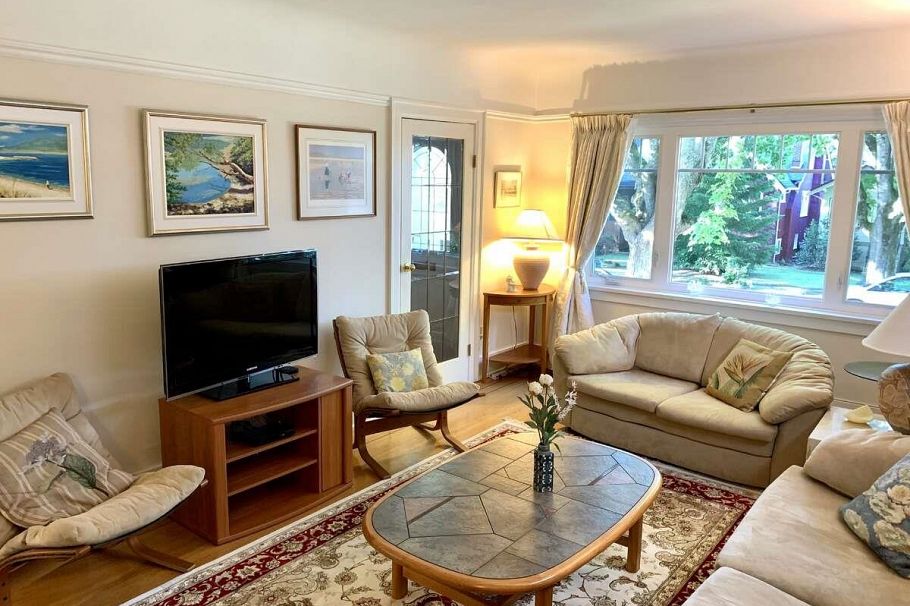 3974 W 18th Avenue Vancouver, BC - 8
