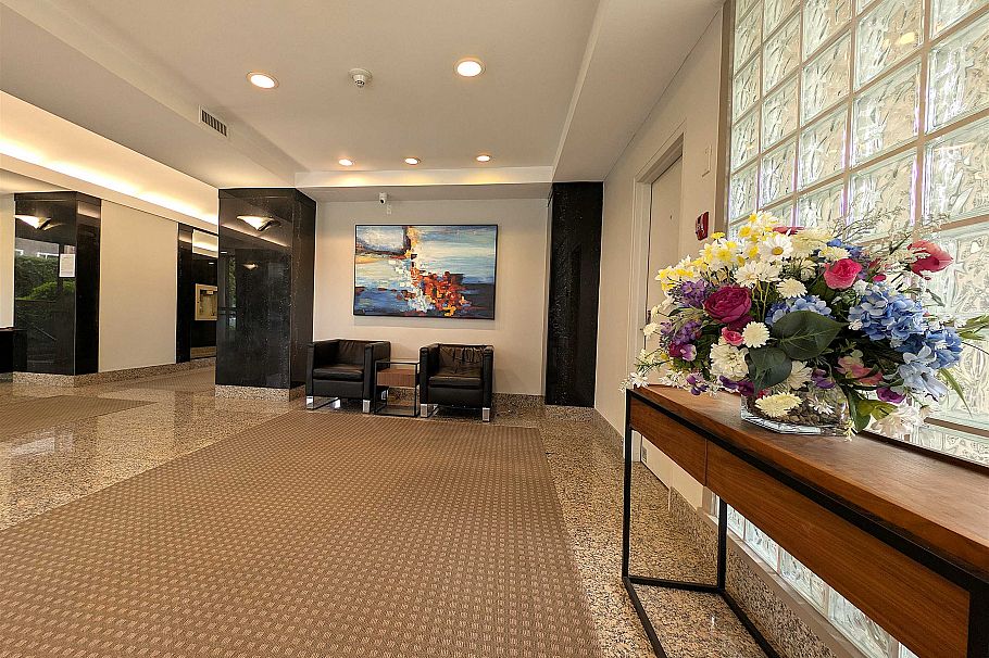 801 5850 Balsam Street Vancouver, BC - 2
