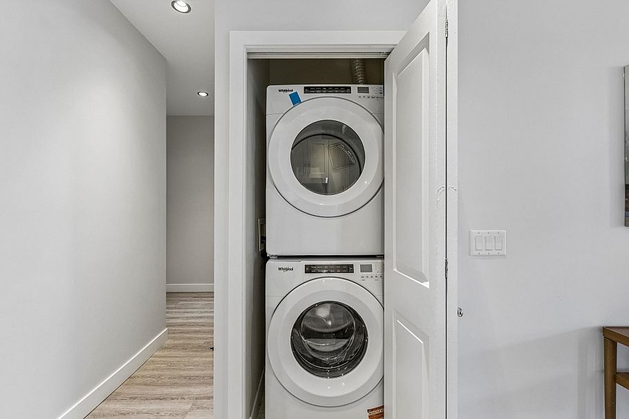 207 116 W 23rd Street North Vancouver, BC - 20
