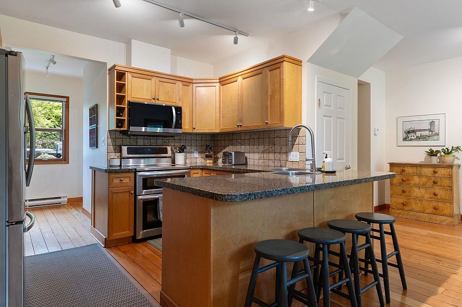 3552 W 49th Avenue Vancouver, BC - 15