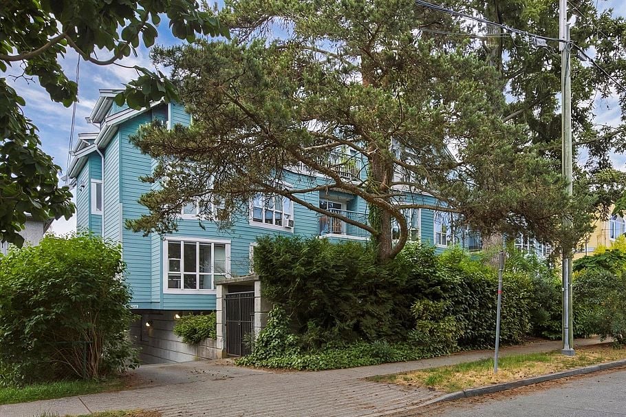 402 1617 Grant Street Vancouver, BC - 27