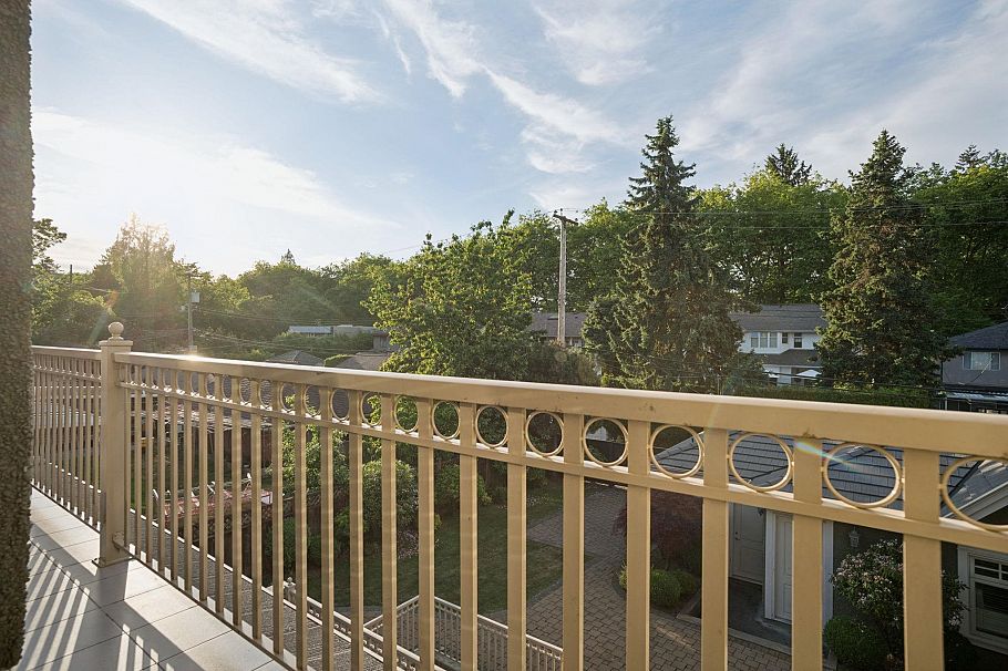 2155 W 37th Avenue Vancouver, BC - 18