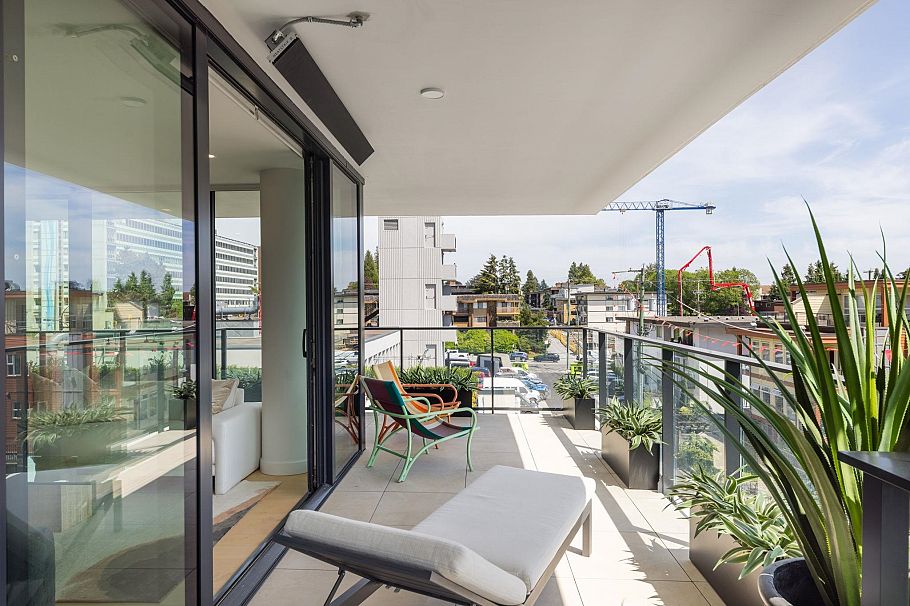 302 135 E 13th Street North Vancouver, BC - 22