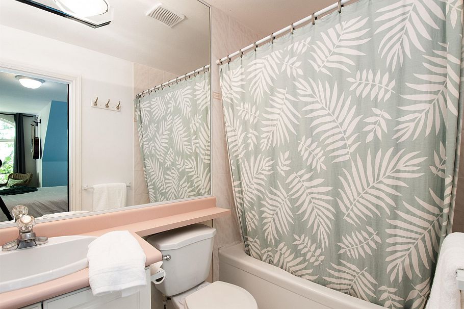 1 270 E Keith Road North Vancouver, BC - 27