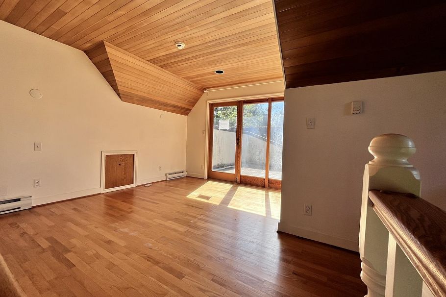 4755 W 4th Avenue Vancouver, BC - 16