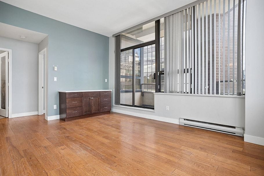 701 1010 Howe Street Vancouver, BC - 3