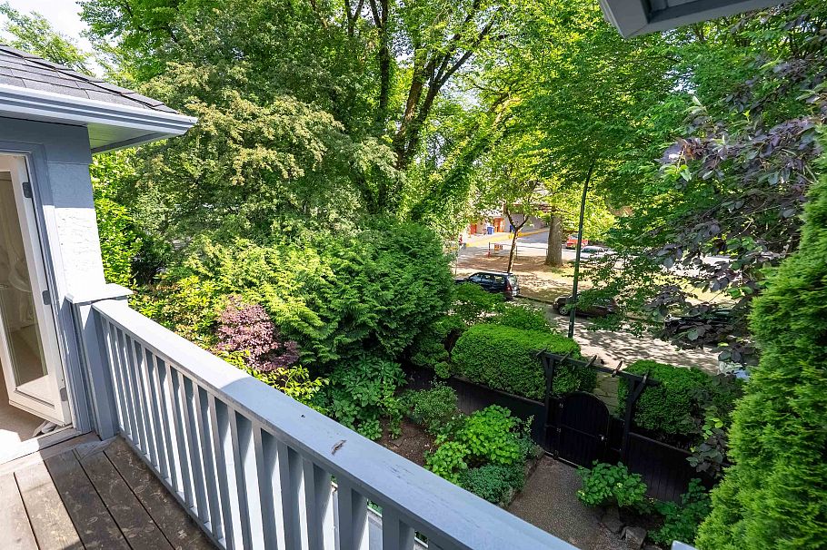 3985 W 14th Avenue Vancouver, BC - 29