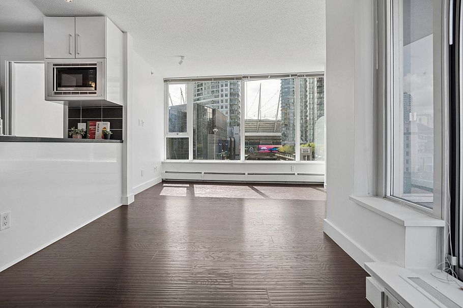 808 689 Abbott Street Vancouver, BC - 12