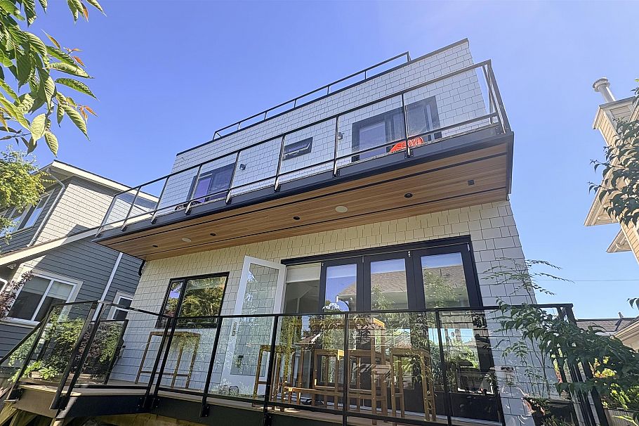 411 Aubrey Place Vancouver, BC - 37
