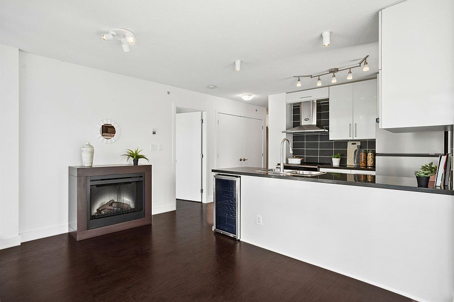 808 689 Abbott Street Vancouver, BC - 13