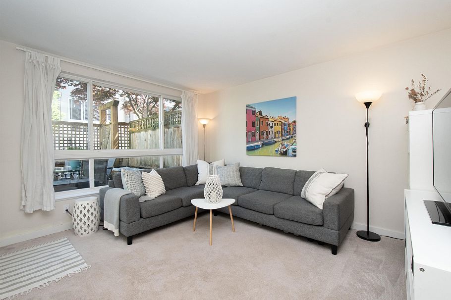 1 270 E Keith Road North Vancouver, BC - 14