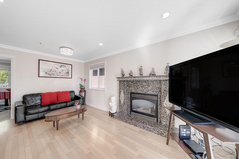 7531 Oak Street Vancouver, BC - 4