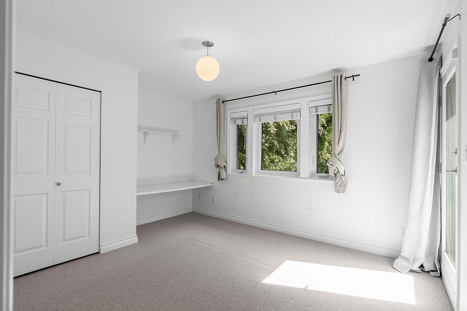 3985 W 14th Avenue Vancouver, BC - 16