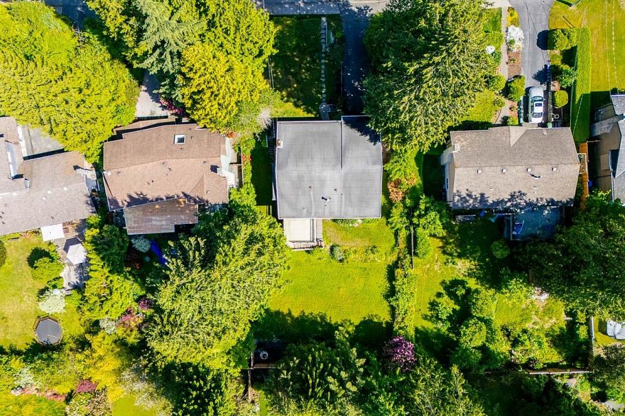 1453 Coleman Street North Vancouver, BC - 26