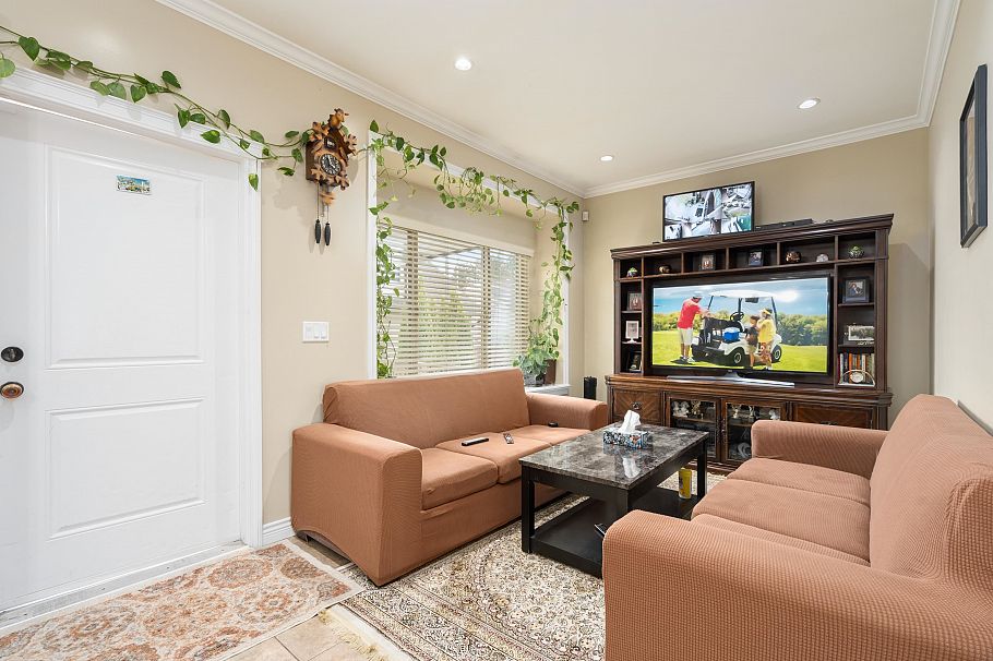 36 E 54 Avenue Vancouver, BC - 14