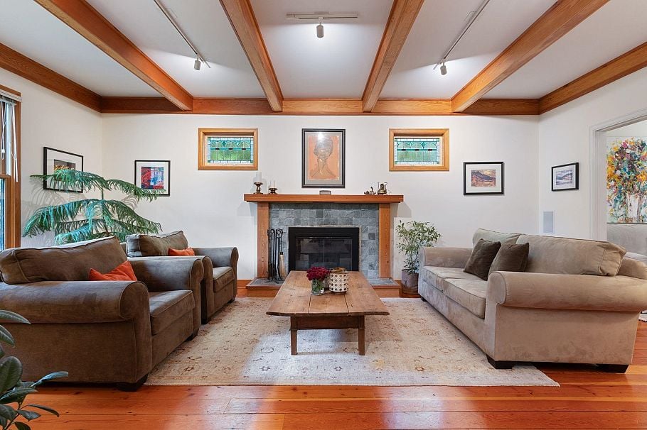 3552 W 49th Avenue Vancouver, BC - 3