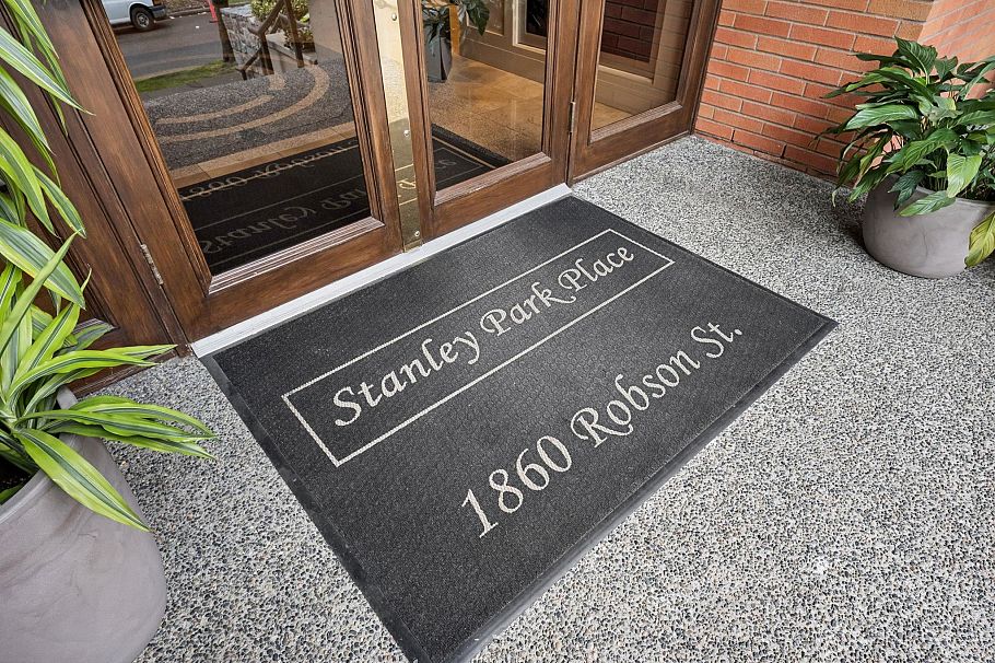 204 1860 Robson Street Vancouver, BC - 3