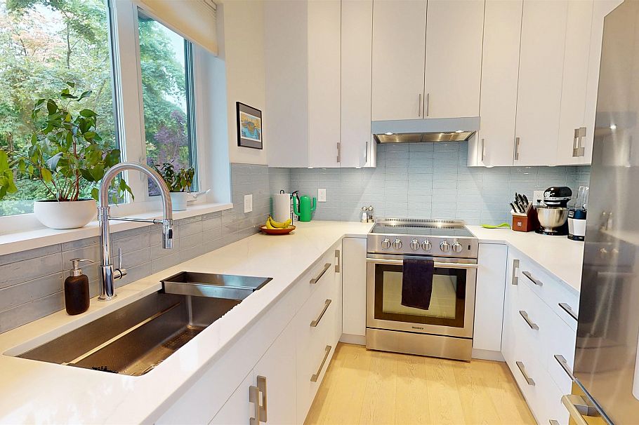 411 Aubrey Place Vancouver, BC - 5