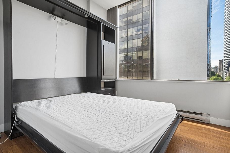 701 1010 Howe Street Vancouver, BC - 13