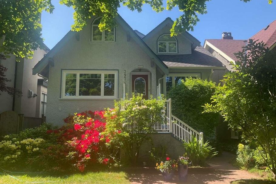 3974 W 18th Avenue Vancouver, BC - 1