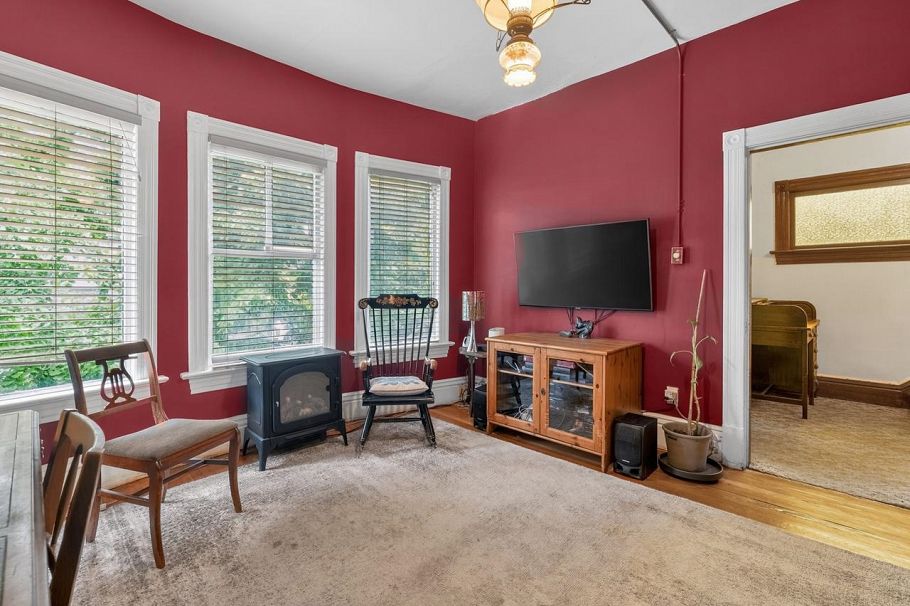 3450 Welwyn Street Vancouver, BC - 3