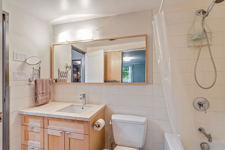 102 680 E 5th Avenue Vancouver, BC - 3