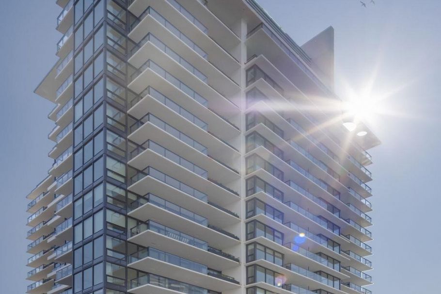 302 135 E 13th Street North Vancouver, BC - 1