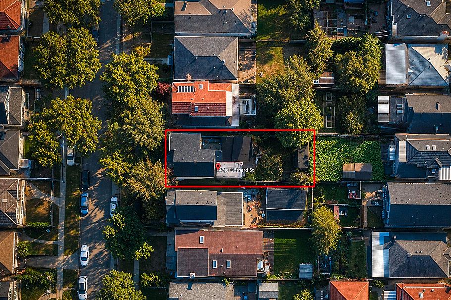 4711 Gothard Street Vancouver, BC - 4