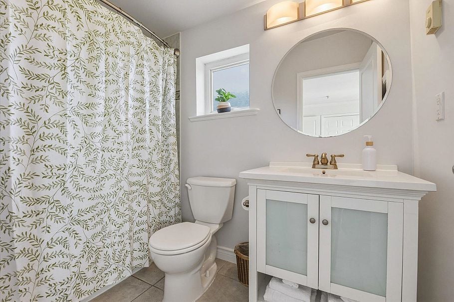 402 1617 Grant Street Vancouver, BC - 21