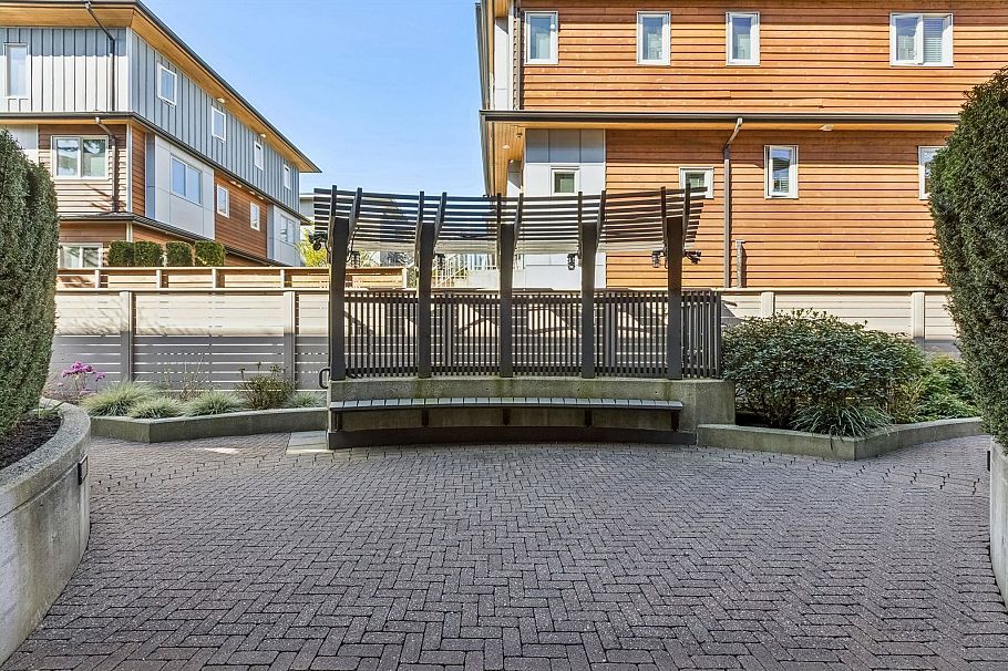 207 116 W 23rd Street North Vancouver, BC - 28