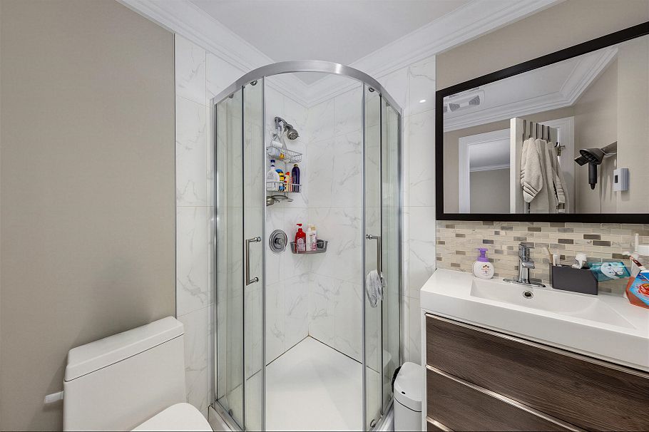 3696 E 26th Avenue Vancouver, BC - 11