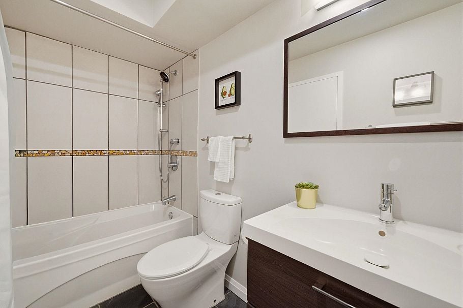 218 2222 Prince Edward Street Vancouver, BC - 11