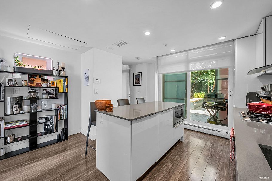 513 1283 Howe Street Vancouver, BC - 3